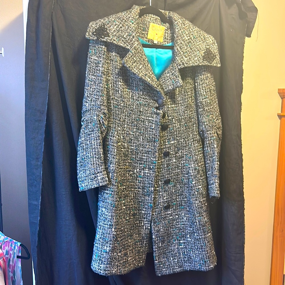 Canadian Designer ORB Winter coat. Size Women Medium.  SO MANY BEAUTIFUL DETAILS